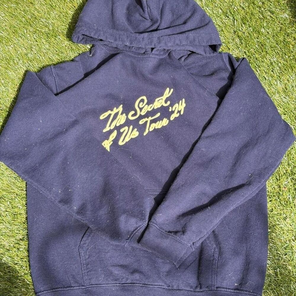 Unbranded Women's Navy Sweatshirt